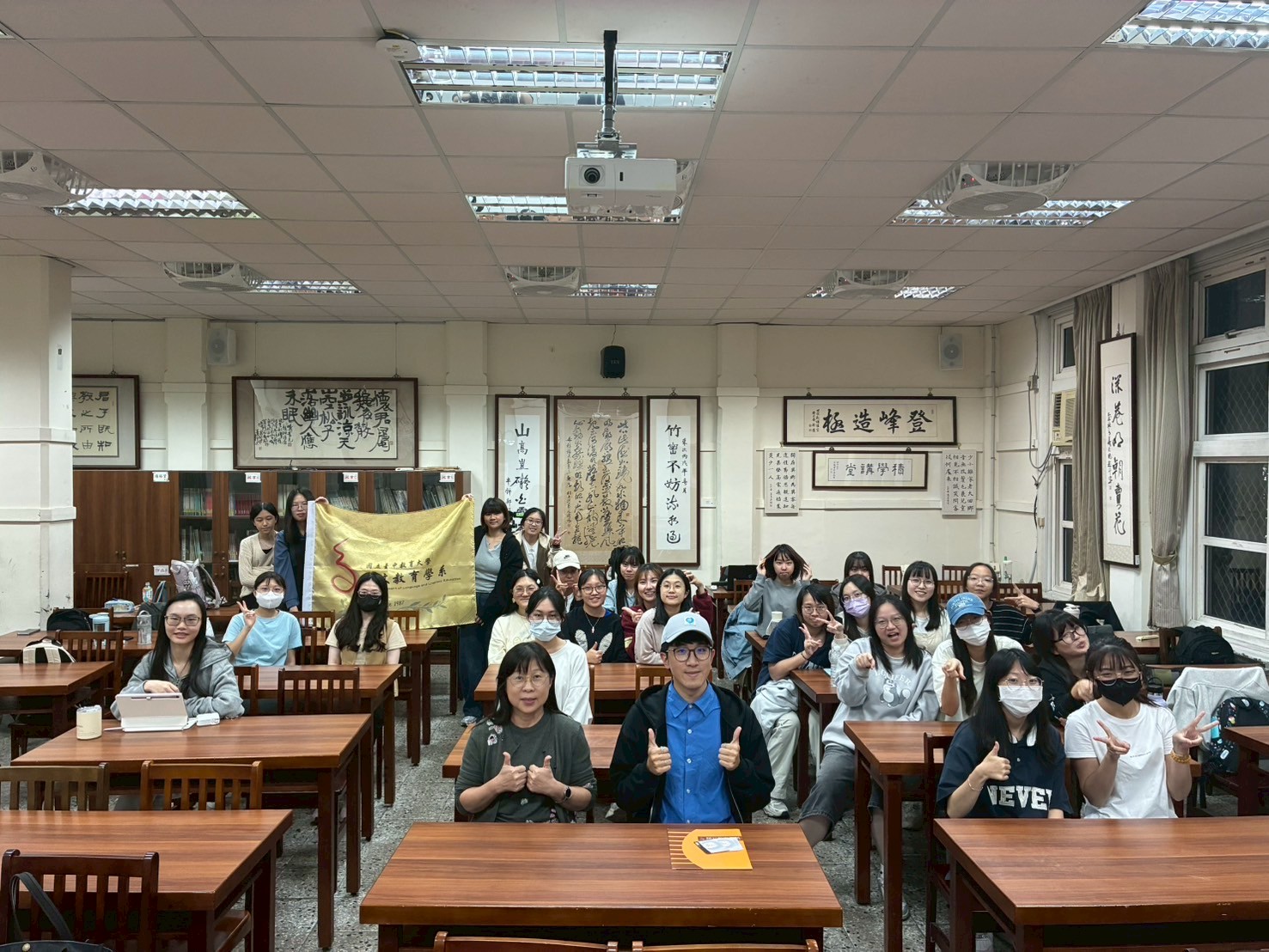 本校語文教育學系邀請 張䕒澤講師擔任「說語教系（人）的故事 AI工作坊Ⅱ」主講人，活動圓滿落幕。