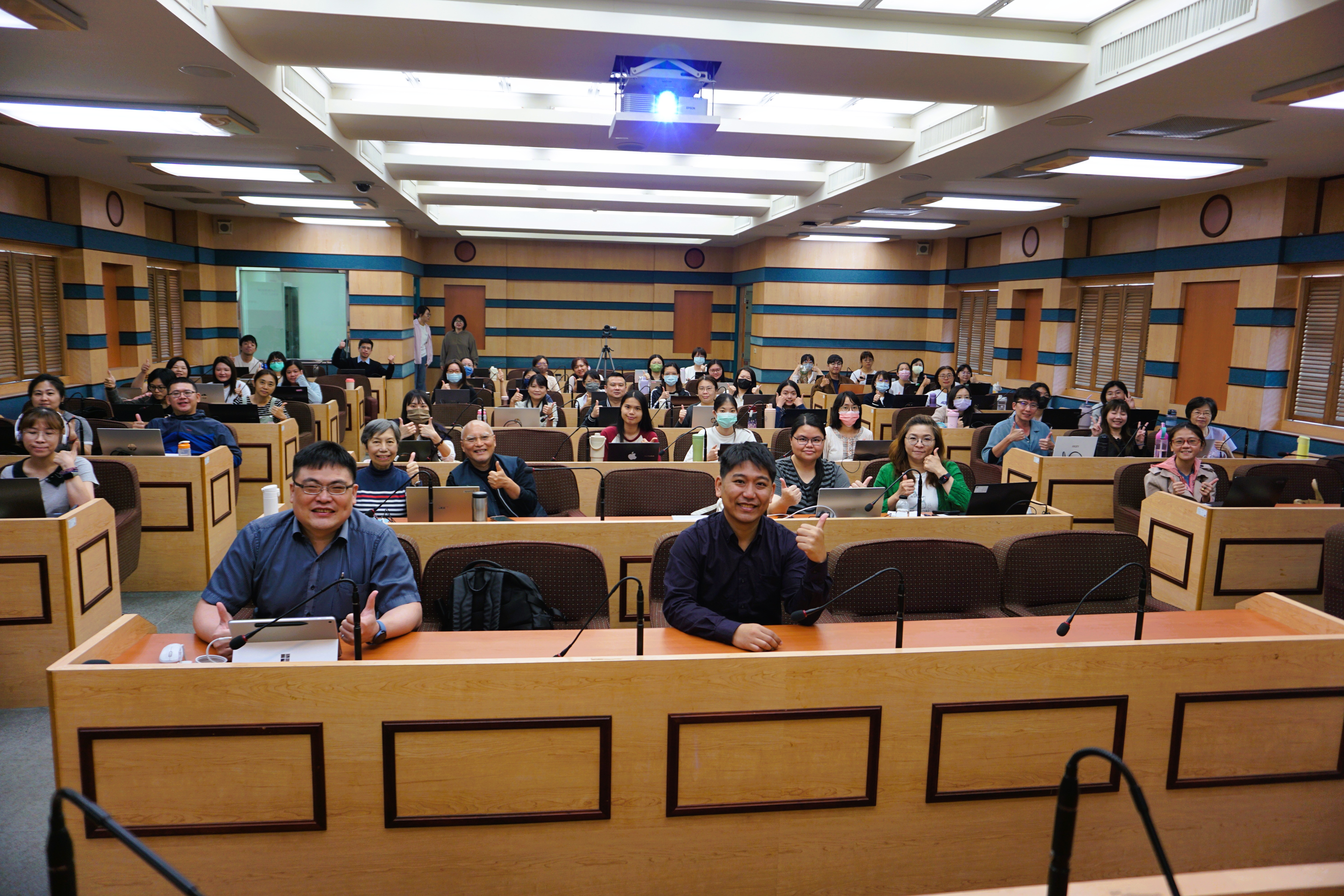 本校校務中心舉辦「啟動最強外掛：打造你的AI專屬助理與高效工作流」工作坊，助力行政人員掌握 AI 關鍵數位力