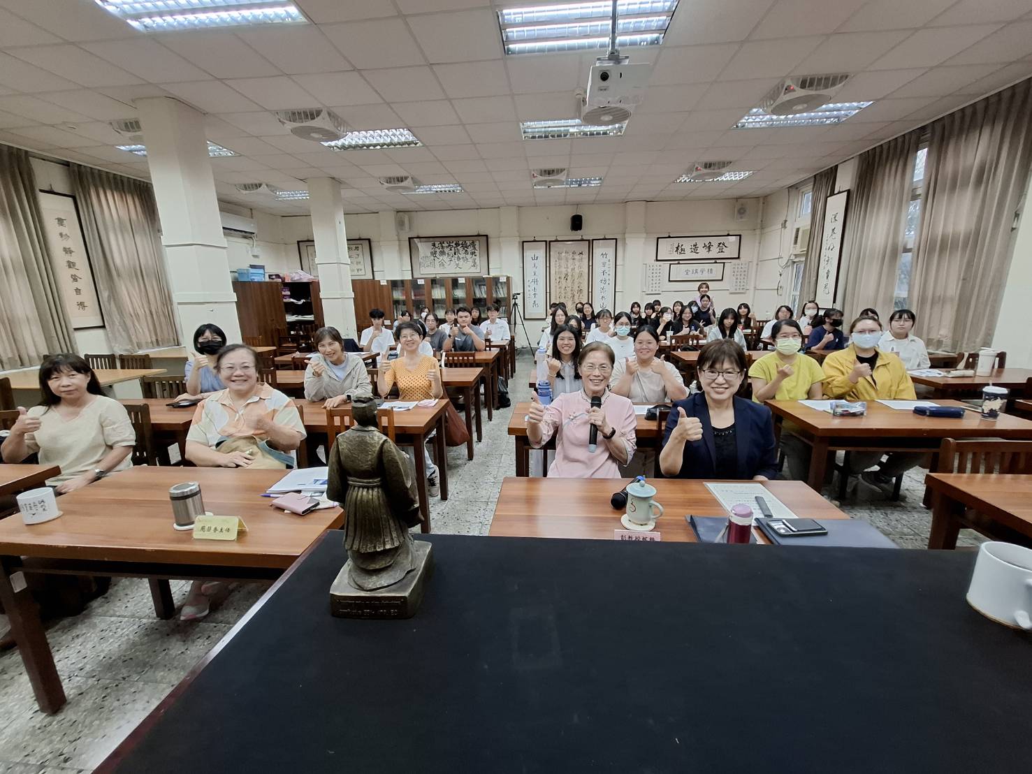 本校語文教育學系第十二堂積學講堂邀請彭妮絲教授擔任講座，活動圓滿落幕
